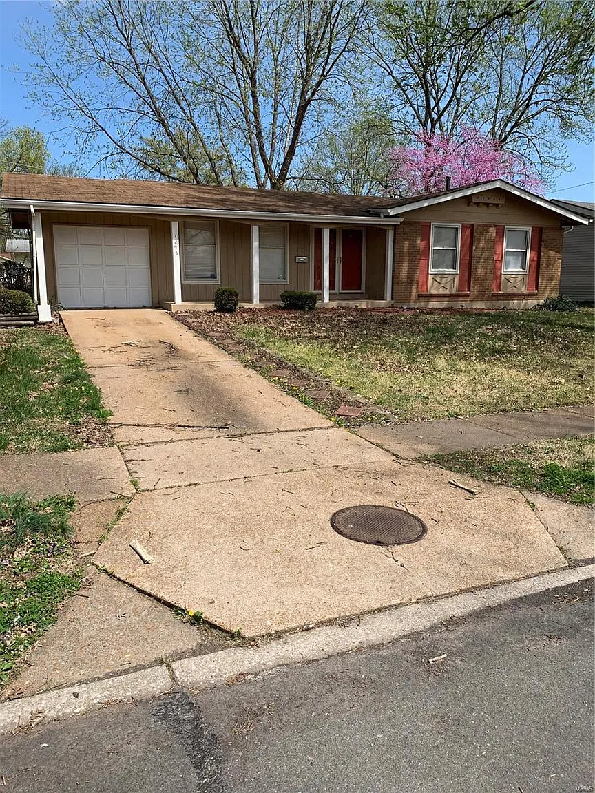 1295 Leisure Dr photo 1