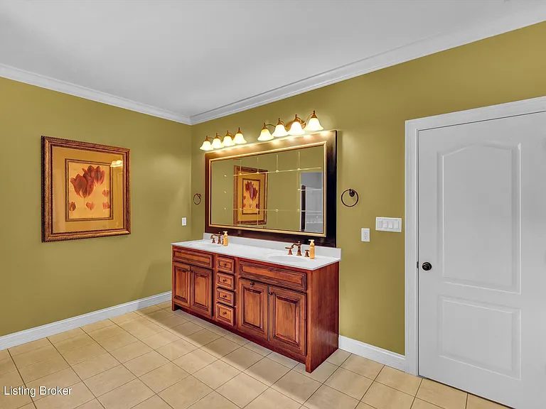 560 N Hubbards Ln — Photo 51