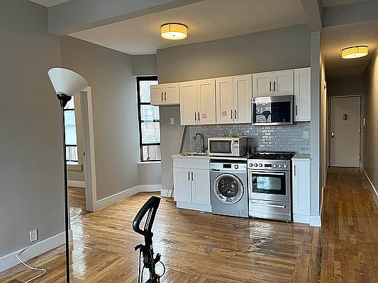 1st image of 124 E 103rd St APT 21