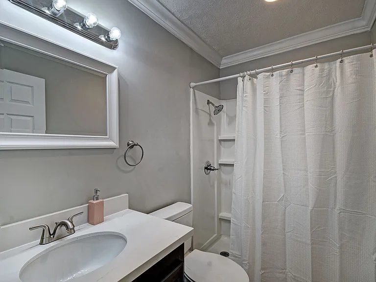 105 Sunset Dr — Photo 17