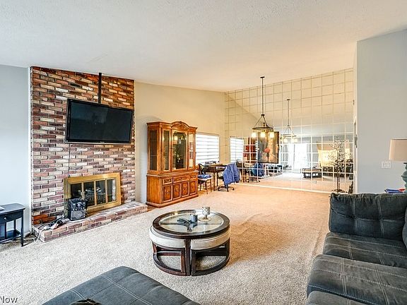 5th image of 9024 Portage Pointe Dr APT F