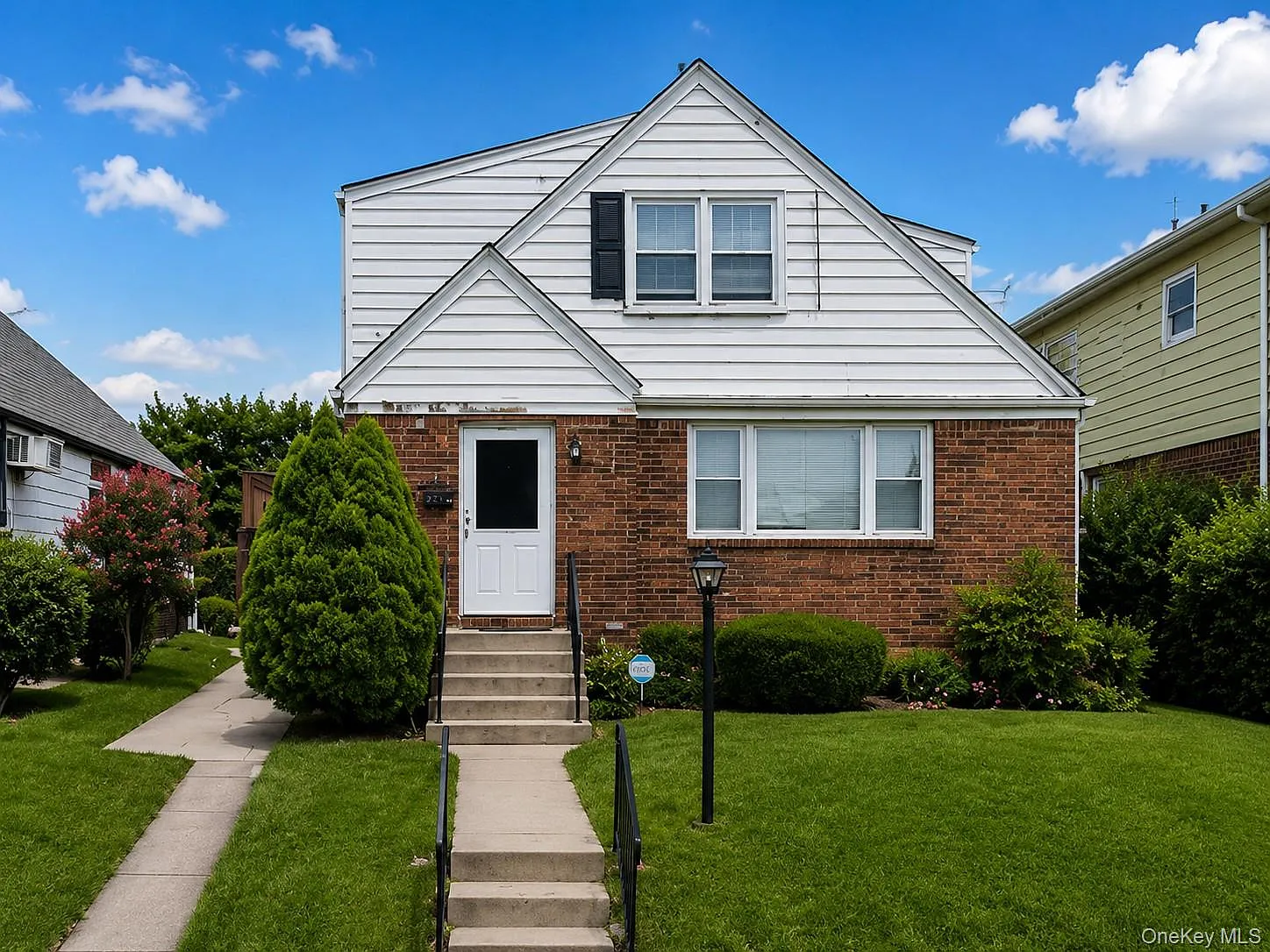 3 bed, 1.0 bath, 920 sqft, $3,200 — Photo 1
