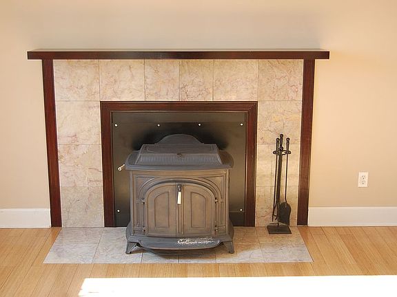 5th image of 32711 Fisher Pl
