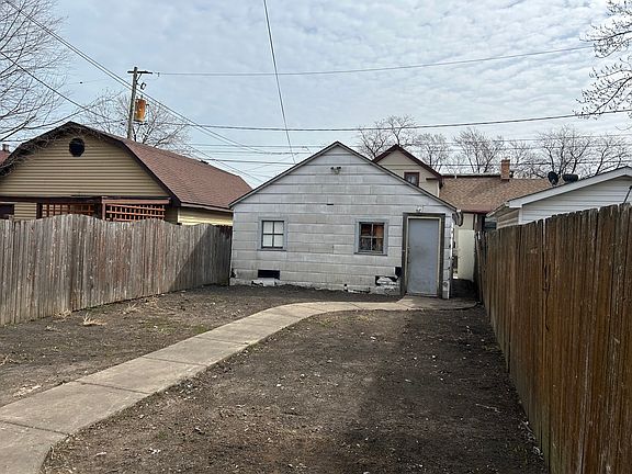 4th image of 12557 Ann St