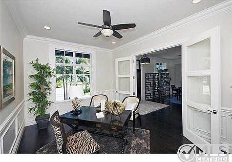 4th image of 926 Banyan Dr
