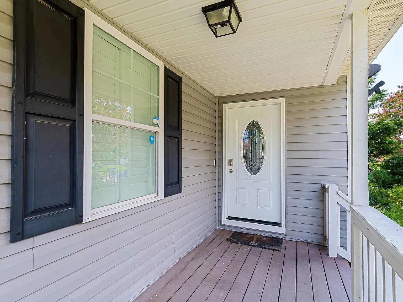 4 bed, 1885 sqft, $2,700 — Photo 3