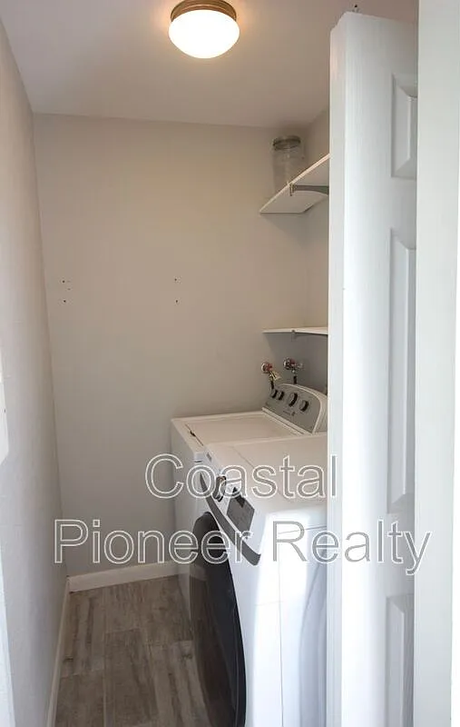 2 bed, 1.5 bath, 1195 sqft, $1,795 — Photo 3