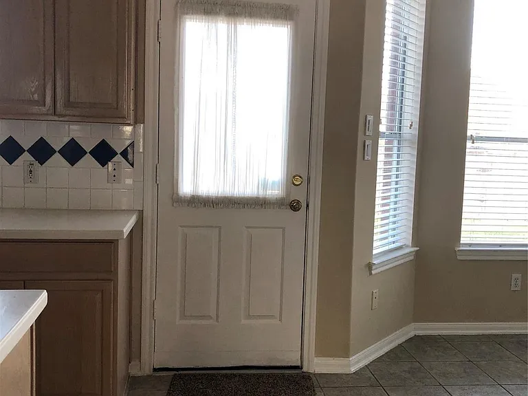 1602 Candleston Ln — Photo 9