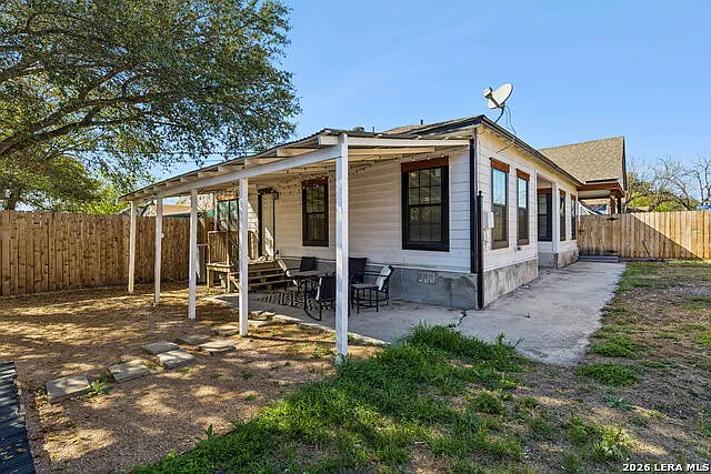 1444 McKinley Ave — Photo 14
