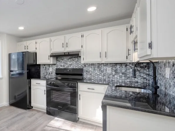 15 Foundry St APT A3, South Easton, MA 02375