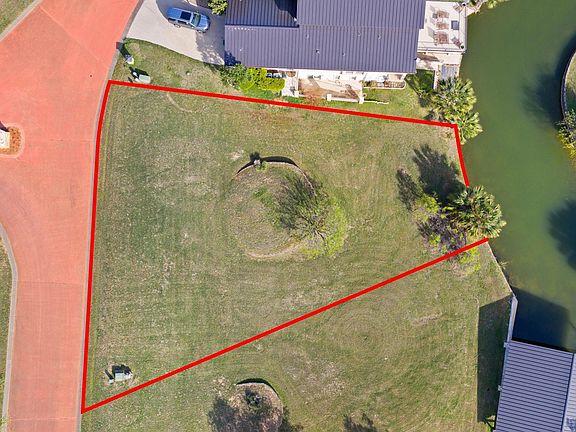 5th image of 48 Applehead Island Dr