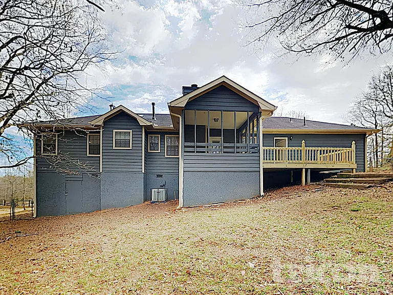 110 Springvalley Way — Photo 17
