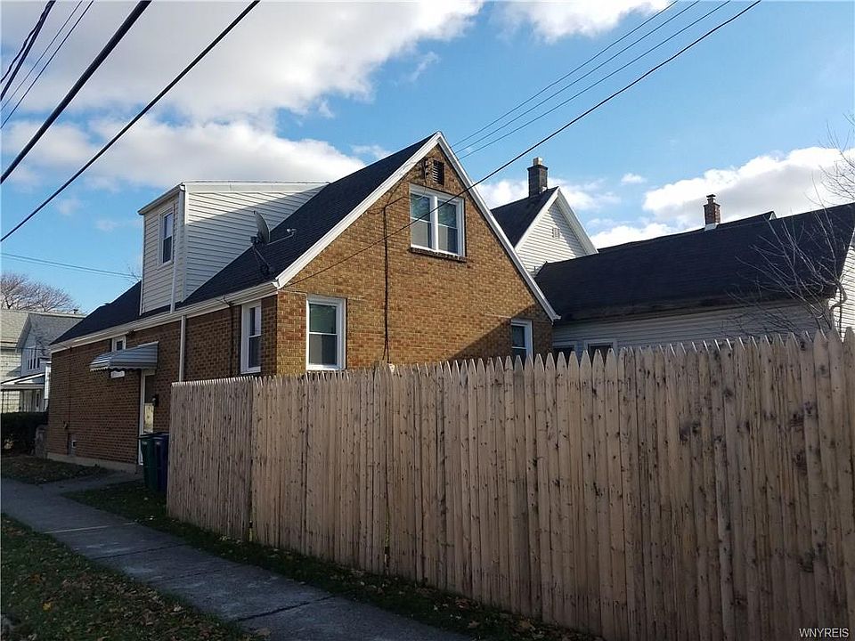 1st image of 82 Schiller St