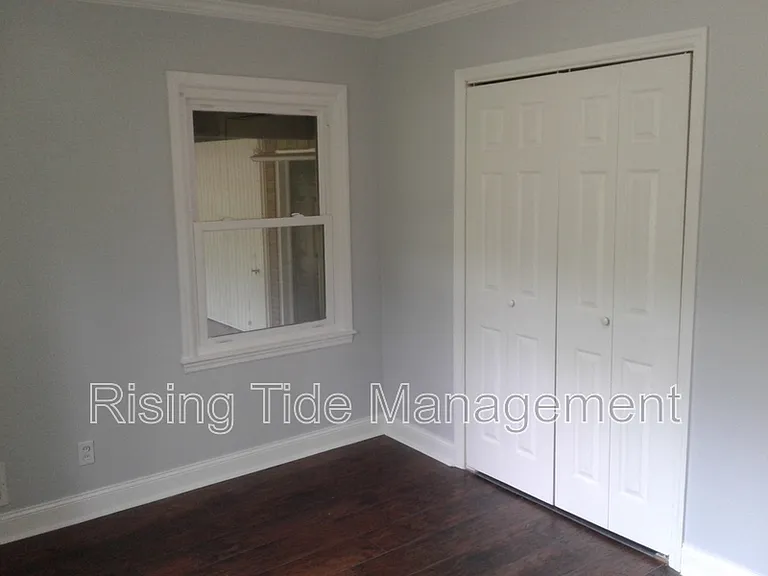 948 Hickory Dr — Photo 13