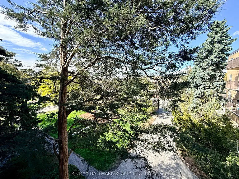 30 Upper Canada Dr #301 — Photo 15