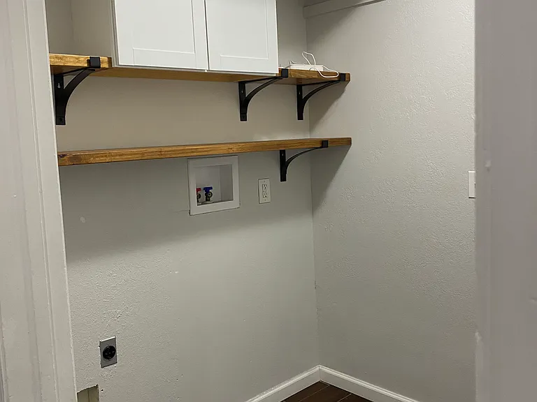 2506 Franklin Dr — Photo 5
