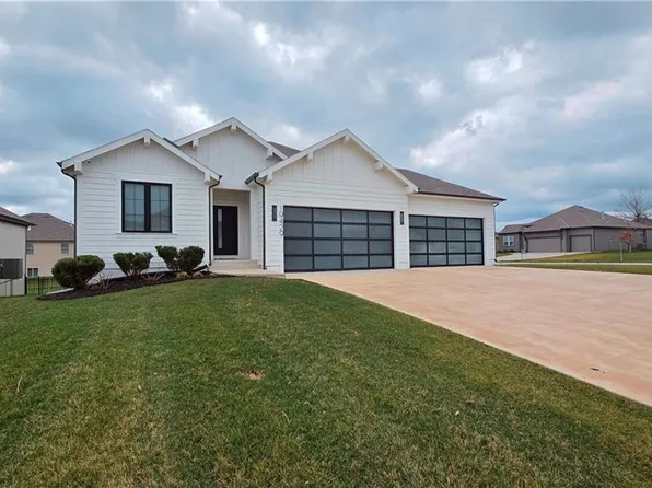 19429 W 201st Ter, Spring Hill, KS 66083