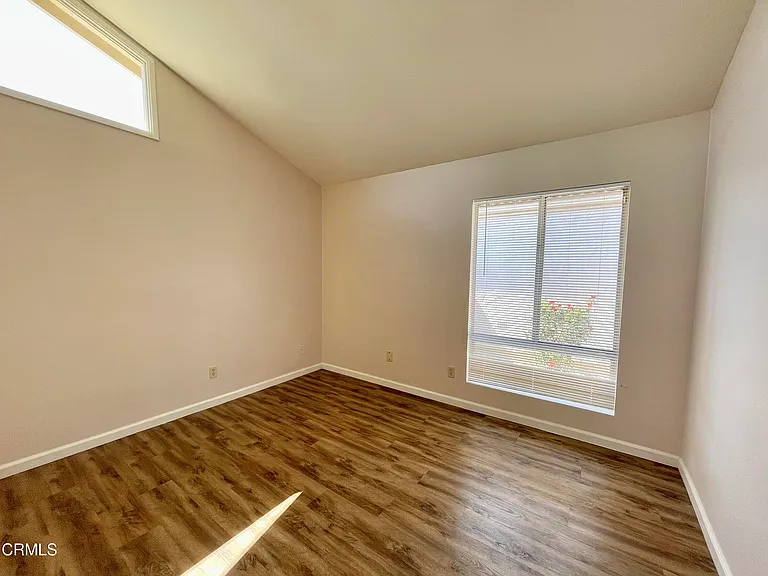 936 Belmont Ave — Photo 23