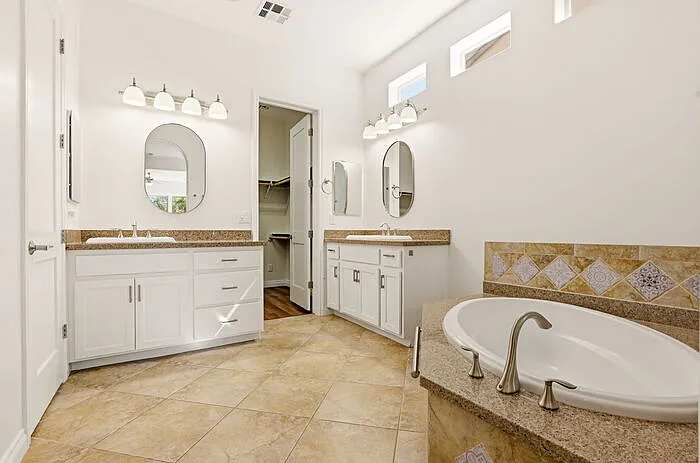 1589 E Vesper Trl — Photo 33