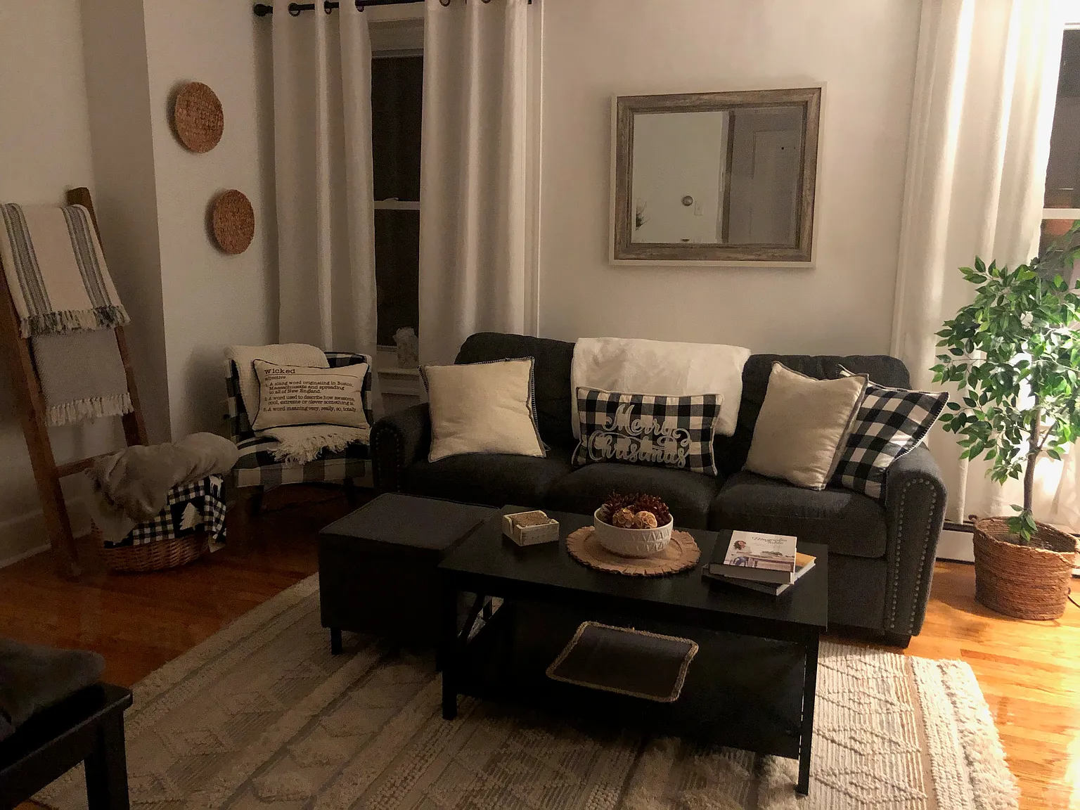 3 bed, 999 sqft, $5,000 — Photo 2