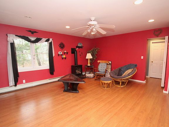 5th image of 40 Rogers Ln