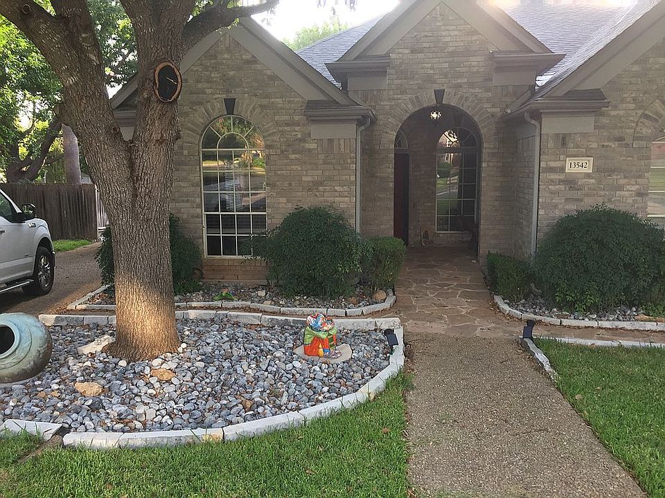 2nd image of 13542 Charter Bend Dr