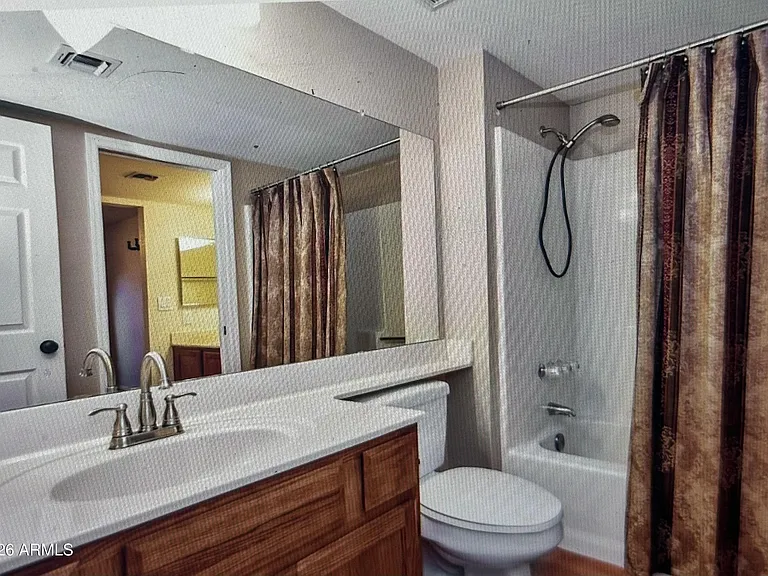 33 E Beck Ln — Photo 10