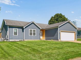 572 Wildflower Dr, Newark, OH 43055