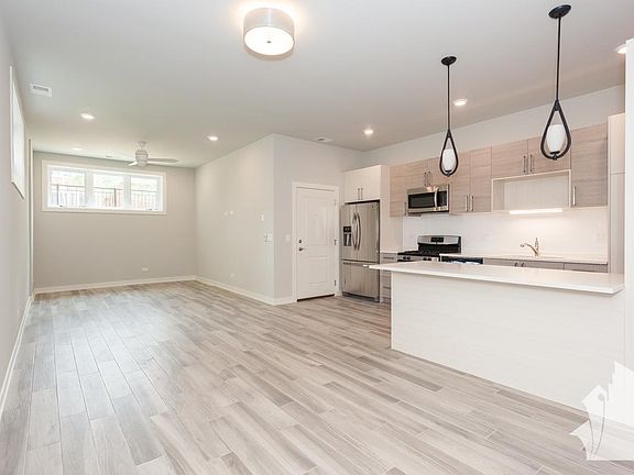 2nd image of 6138 S University Ave #G