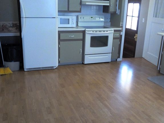 4th image of 720 S Broadway St