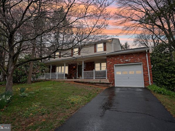 850 N Pennsylvania Ave, Morrisville, PA 19067