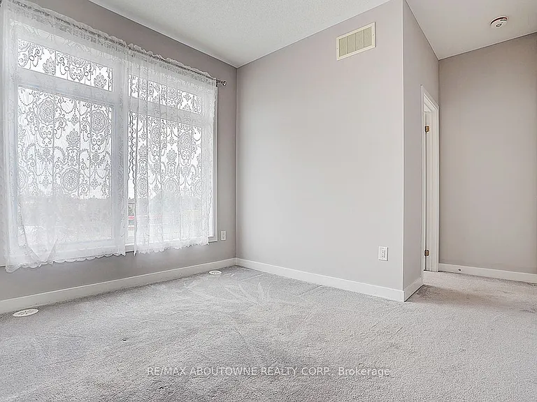 52 Saintfield Dr — Photo 27