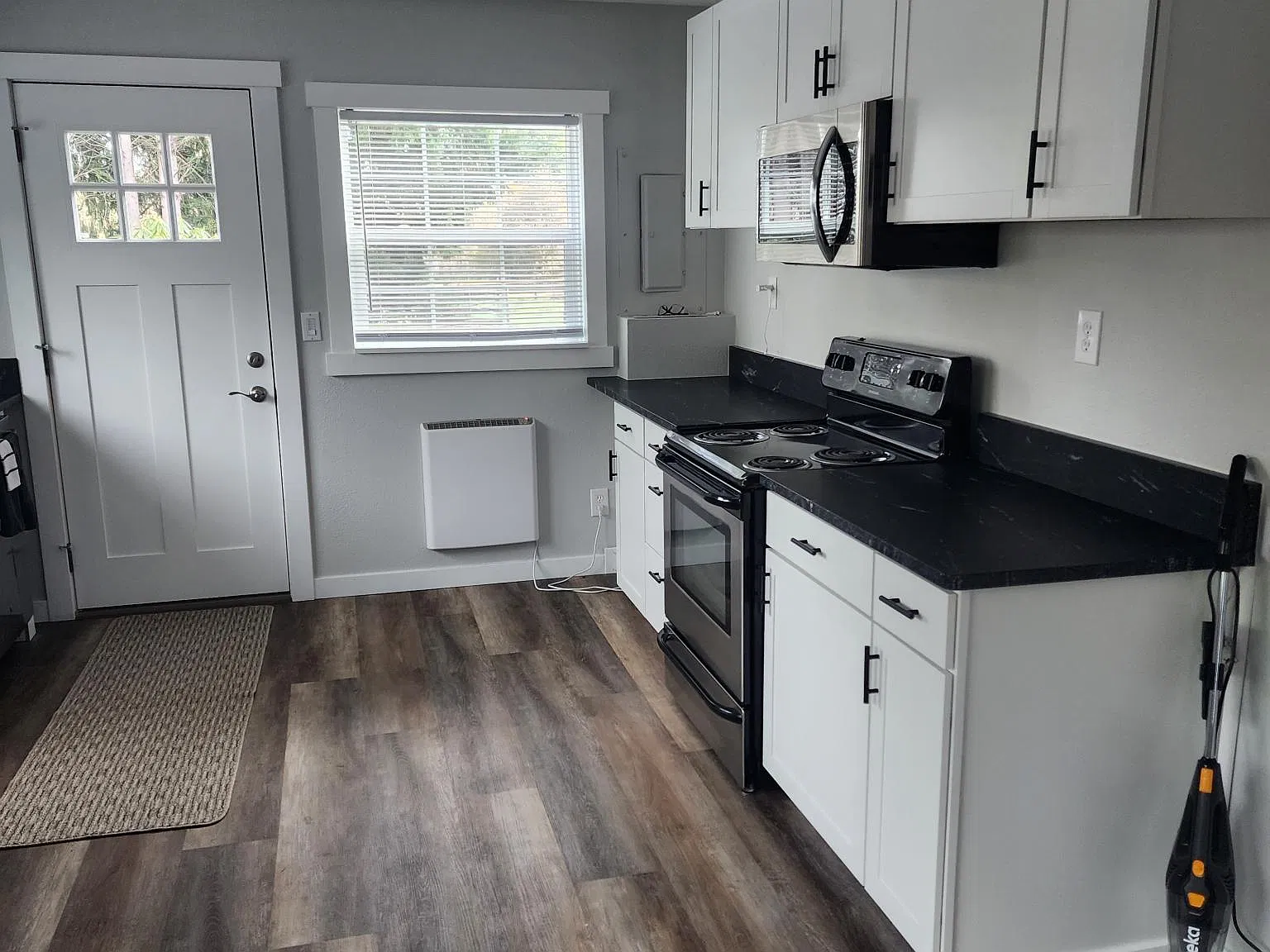2 bed, 900 sqft, $2,250 — Photo 3
