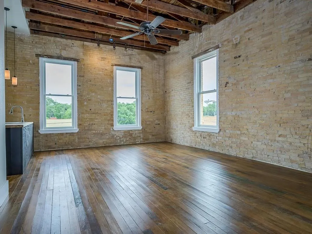 2 bed, 1.0 bath, 710 sqft, $1,500 — Photo 2