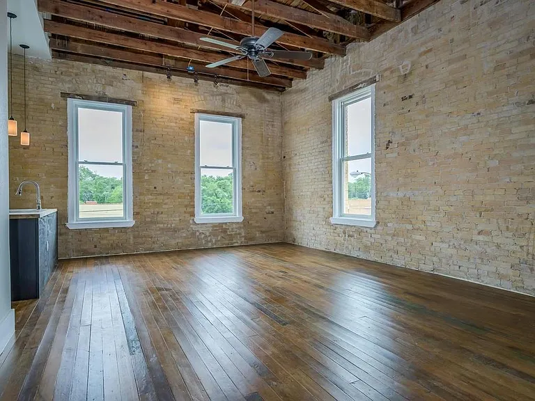 110 S Main St #206 — Photo 2