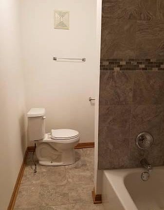 5th image of 1363 W Sunnyside Ave #1A
