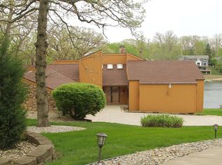 450 Scarborough Rd, Valparaiso, IN 46385