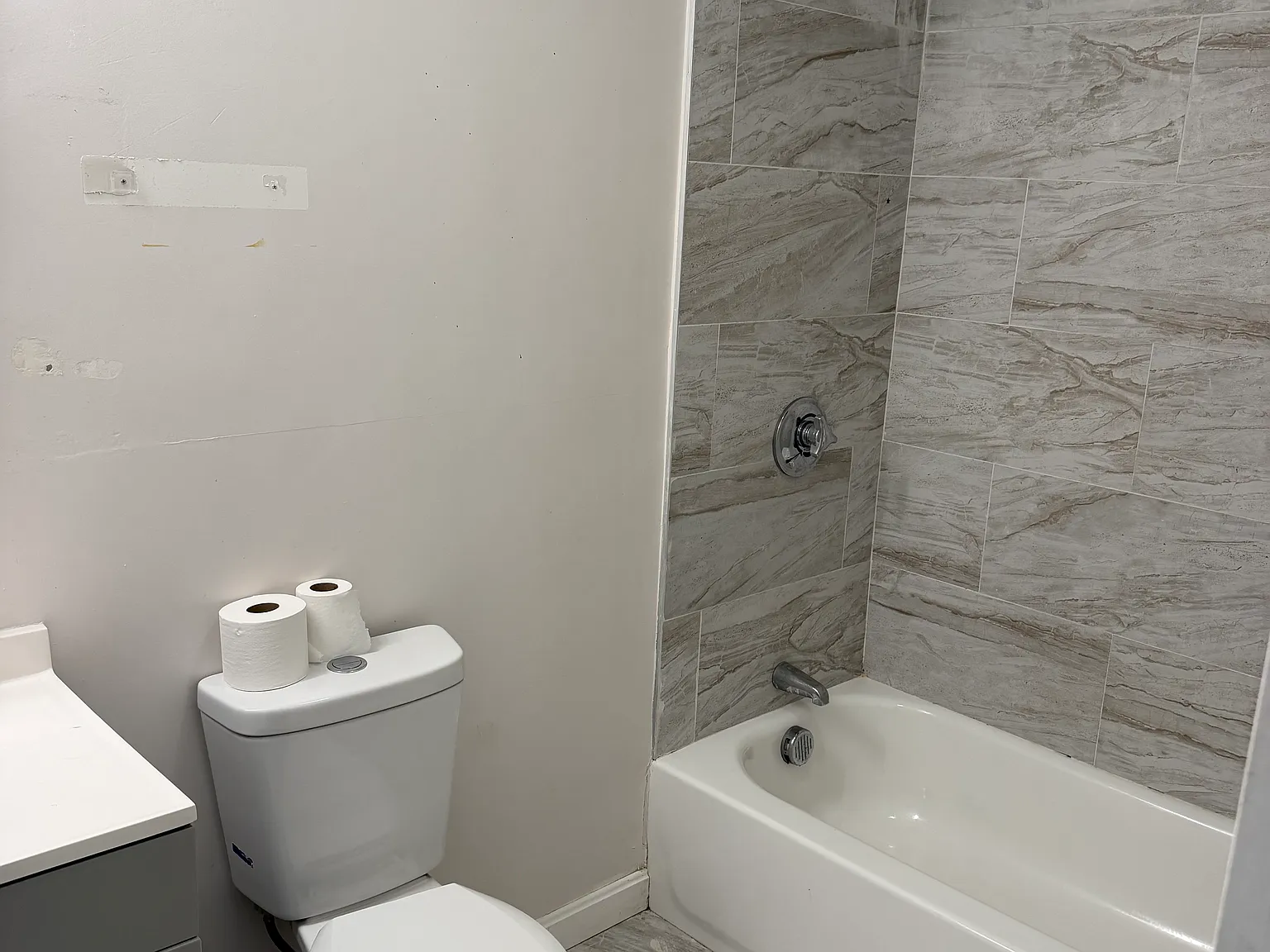 4 bed, $2,600 — Photo 4