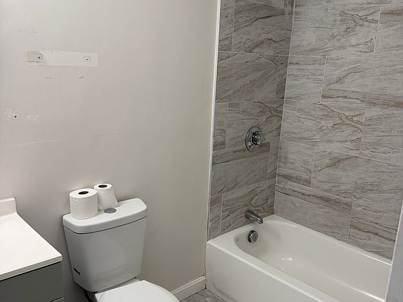 4th image of 86 John St #3