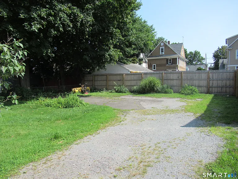 112 Bennett St #1 — Photo 20