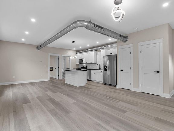 5th image of 151 Division St Unit 1