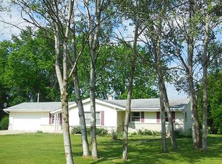 W177N8463 Lynwood Dr, Menomonee Falls, WI 53051