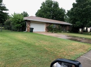 2160 W Lawson St, Fayetteville, AR 72703