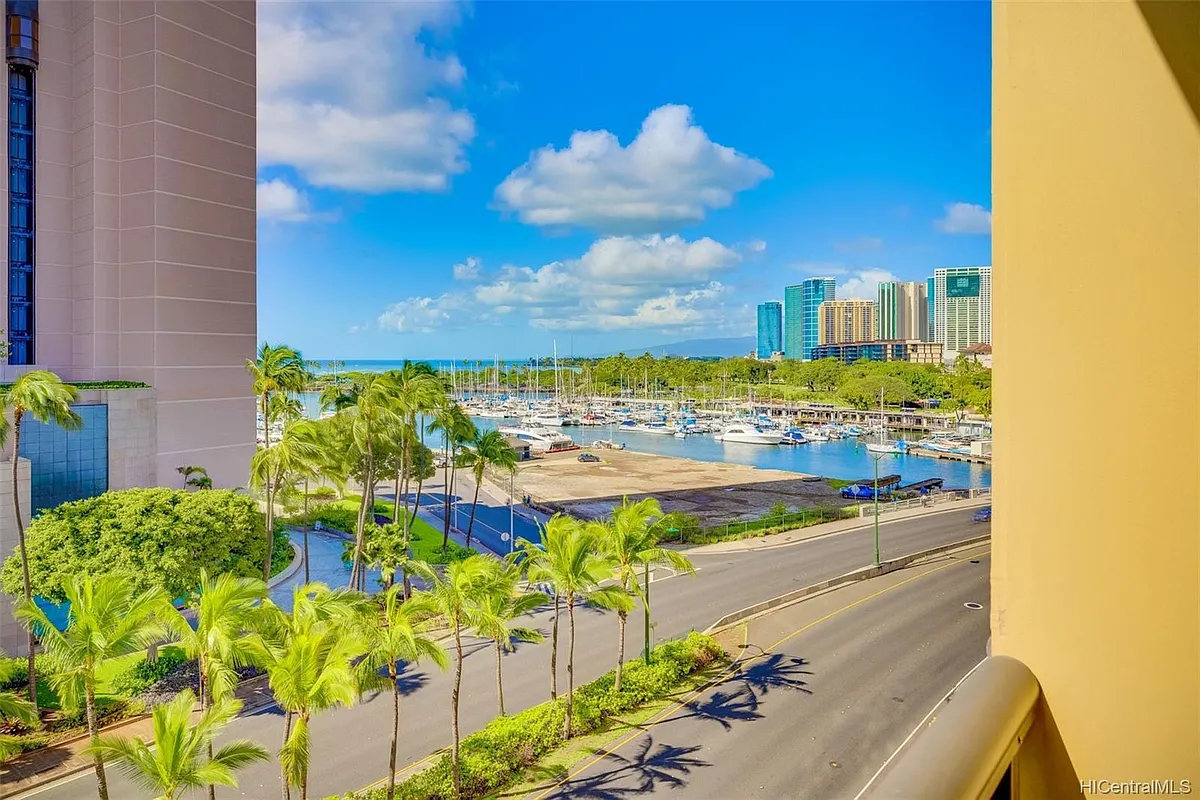 Sit down harbor, park, ocean and sunset views! - 1684 Ala Moana Blvd #651