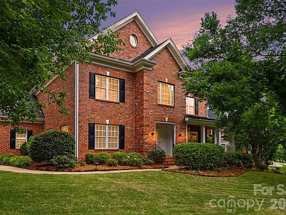 4th image of 143 Melbourne Dr