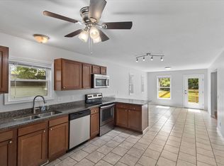 1027 S Park Dr, Temperance, MI 48182