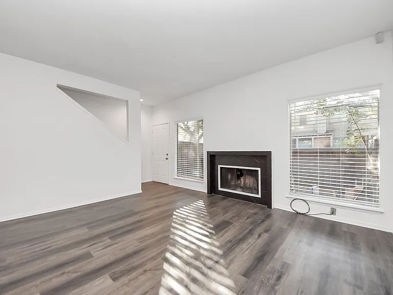 1635 Prairie Mark Ln — Photo 7