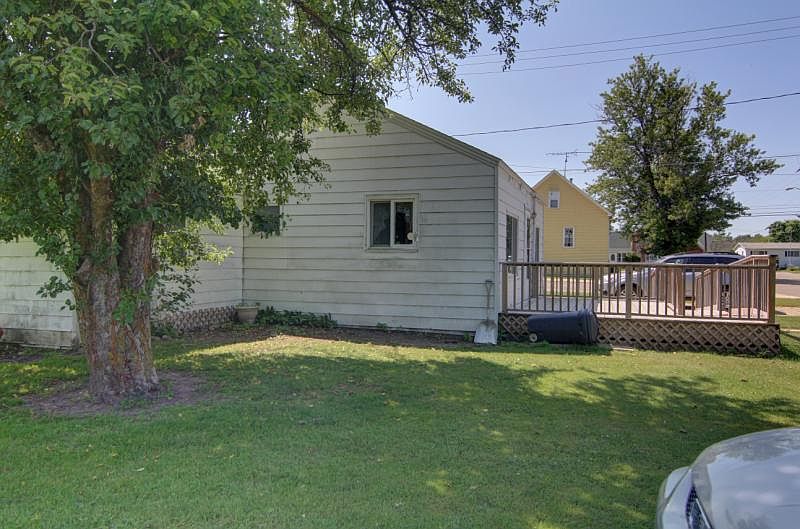 2nd image of 3516 Lucha St
