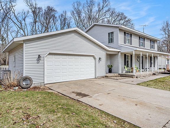 3rd image of 1244 N Robinhood Dr