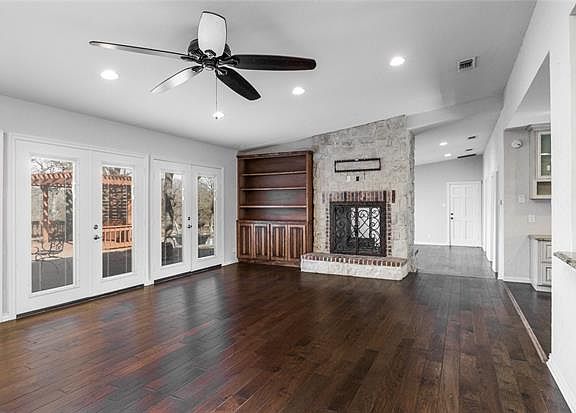 5th image of 4433 Glen Oaks Dr